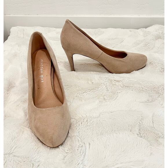 MADDEN GIRL Suede Pumps Tan Beige JELSEY Shoes Women's Size 6.5 Faux High Heel - Picture 2 of 8